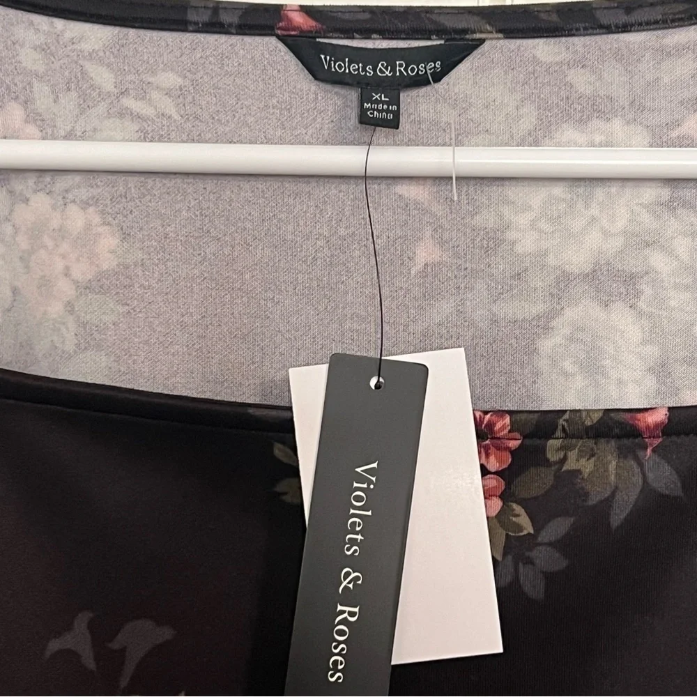 Violets & Roses Women's Square Neck Long Sleeve Floral Top Black Size XL NWT - Picture 9 of 10